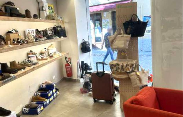 negozio in vendita a Piombino