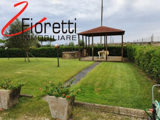 casa indipendente in vendita a Piombino in zona Gagno