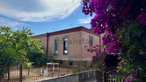 casa indipendente in vendita a Piombino