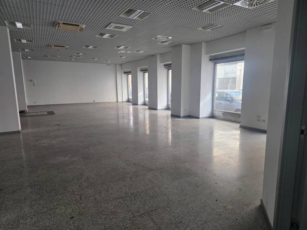 negozio in vendita a Piombino