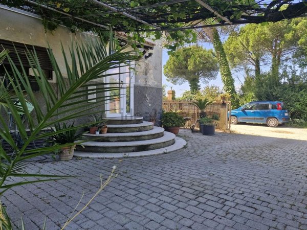 casa indipendente in vendita a Piombino