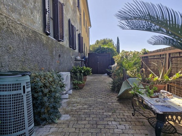 casa semindipendente in vendita a Piombino