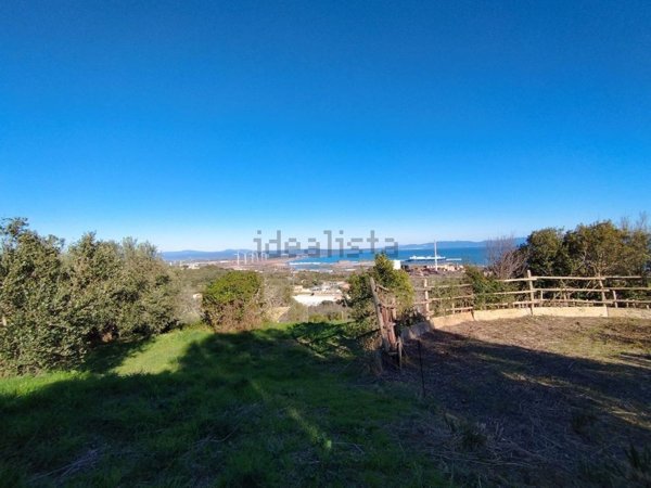 terreno in vendita a Piombino in zona Gagno