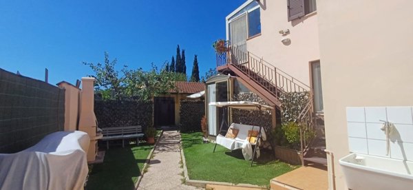 casa indipendente in vendita a Piombino in zona Fiorentina