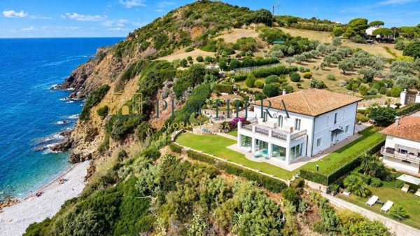 casa indipendente in vendita a Piombino