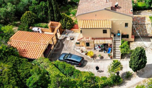 casa indipendente in vendita a Porto Azzurro in zona Valdana.
