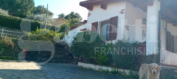 casa indipendente in vendita a Porto Azzurro