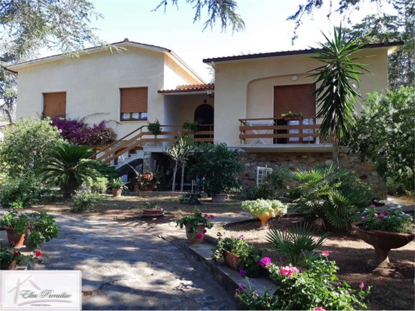 casa indipendente in vendita a Porto Azzurro in zona Reale