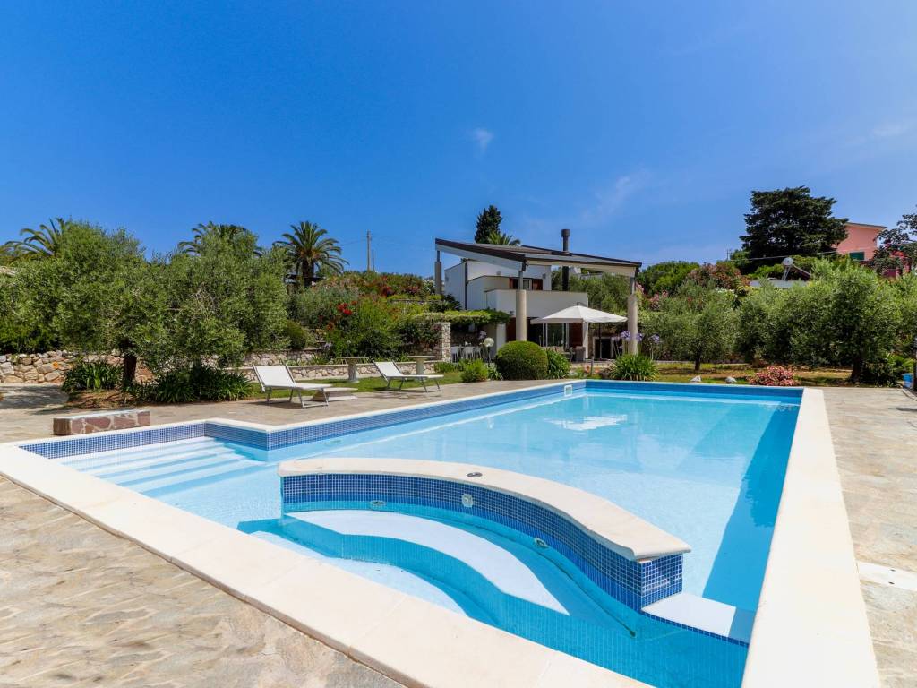 casa indipendente in vendita a Porto Azzurro