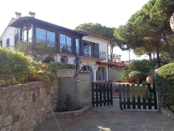 casa indipendente in vendita a Porto Azzurro