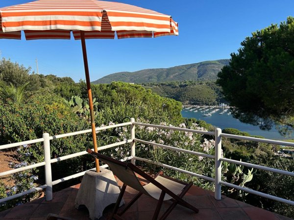 casa indipendente in vendita a Porto Azzurro in zona Mola