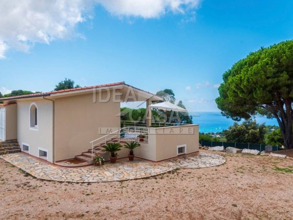 casa indipendente in vendita a Porto Azzurro