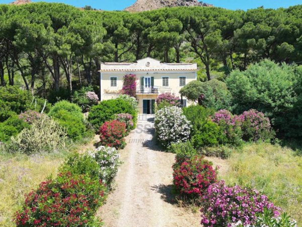 casa indipendente in vendita a Porto Azzurro in zona Monte