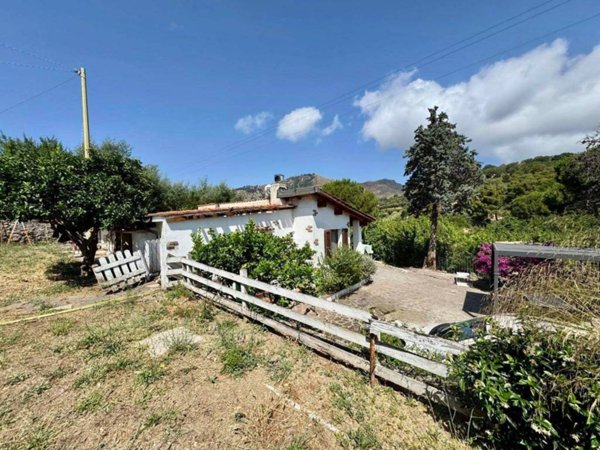 casa indipendente in vendita a Porto Azzurro
