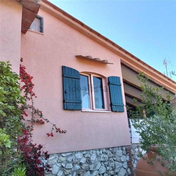 casa indipendente in vendita a Porto Azzurro