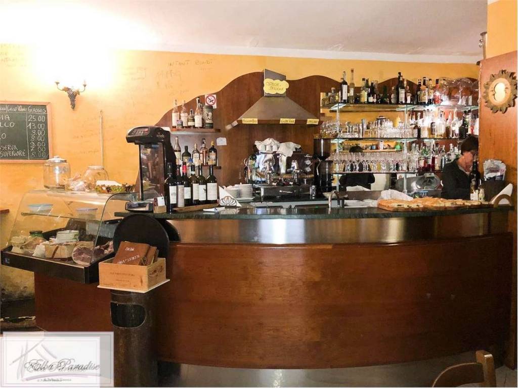 negozio in vendita a Porto Azzurro in zona Mola
