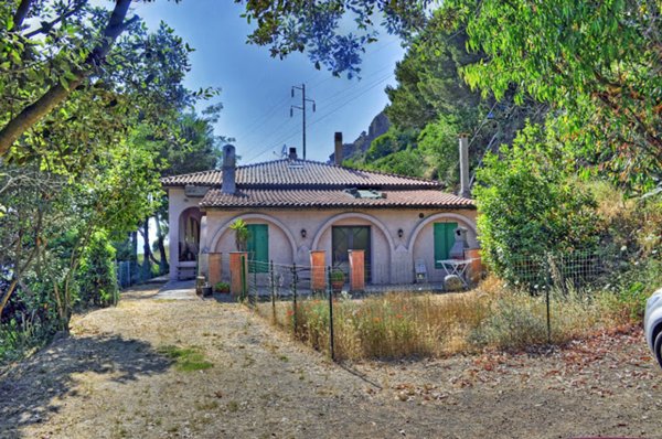 casa indipendente in vendita a Portoferraio