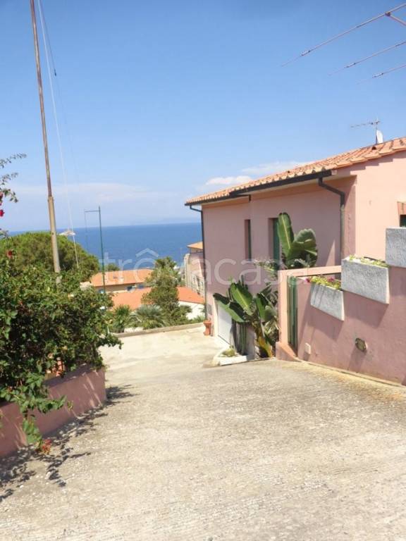 casa indipendente in vendita a Portoferraio