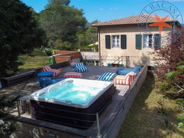 casa indipendente in vendita a Portoferraio