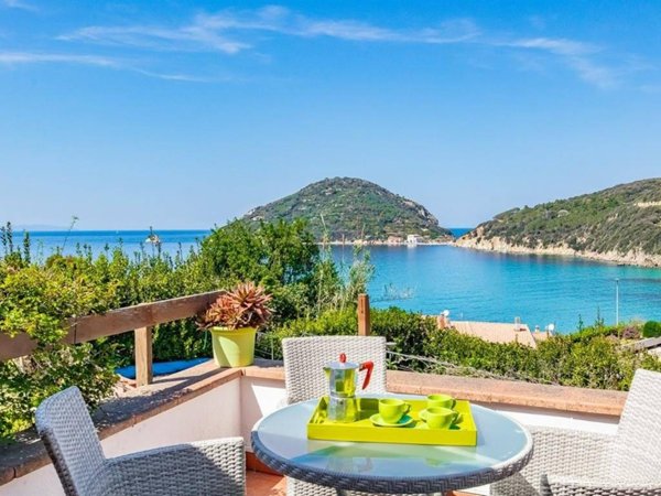 casa indipendente in vendita a Portoferraio in zona Viticcio