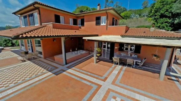 casa indipendente in vendita a Portoferraio