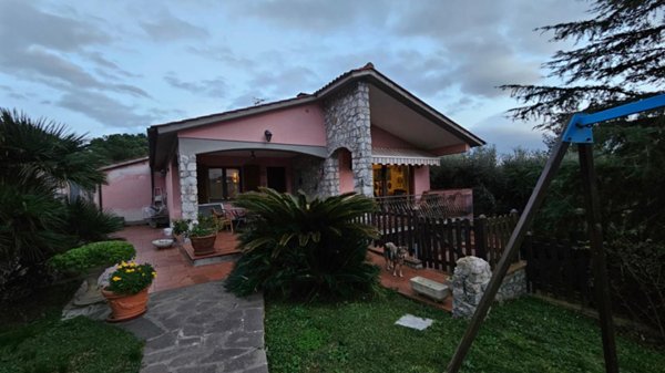 casa indipendente in vendita a Portoferraio