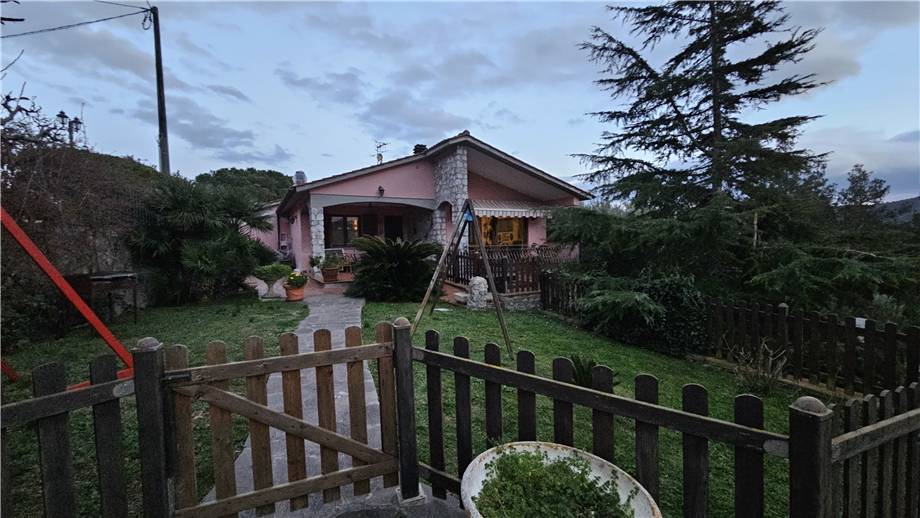 casa indipendente in vendita a Portoferraio