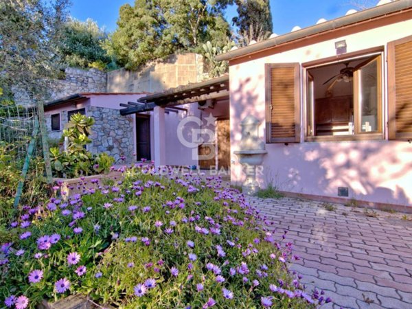 casa indipendente in vendita a Portoferraio
