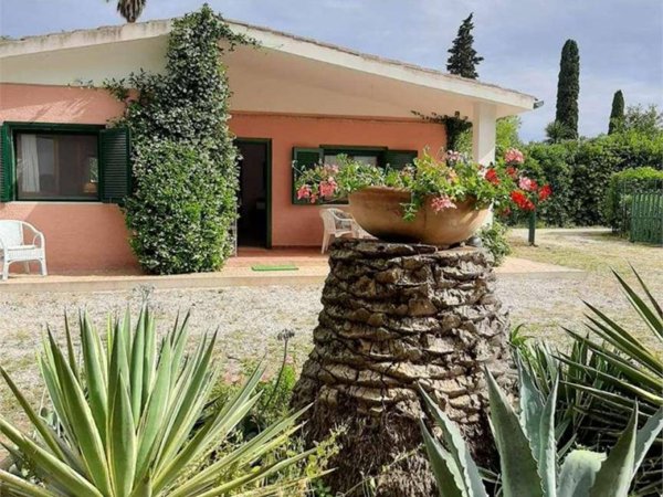 casa indipendente in vendita a Portoferraio in zona Acquaviva