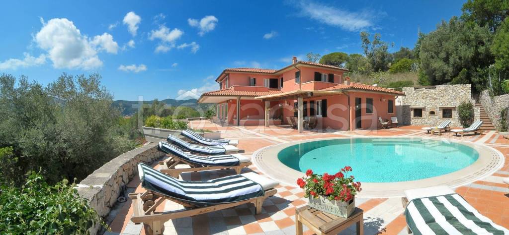 casa indipendente in vendita a Portoferraio