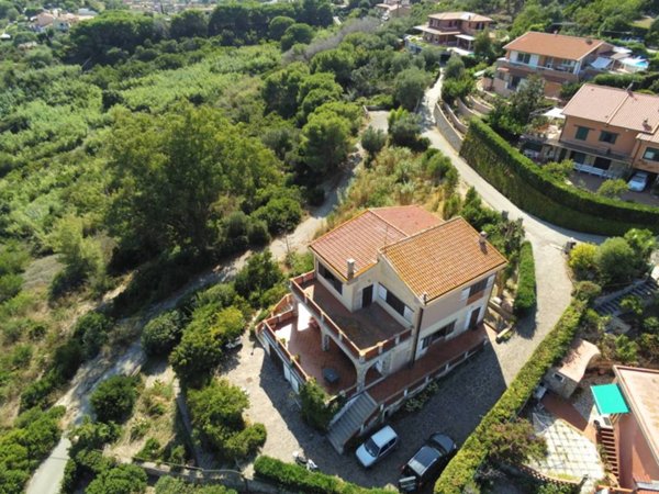 casa indipendente in vendita a Portoferraio