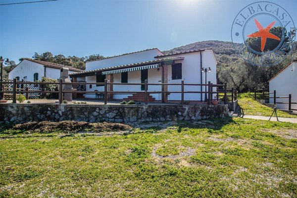 casa indipendente in vendita a Portoferraio in zona Magazzini