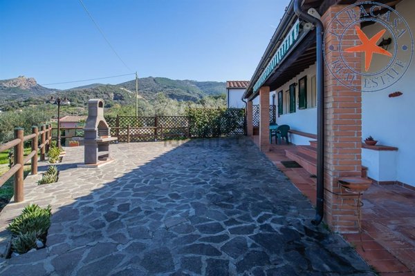 casa indipendente in vendita a Portoferraio in zona Magazzini