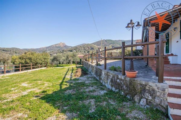 casa indipendente in vendita a Portoferraio in zona Magazzini