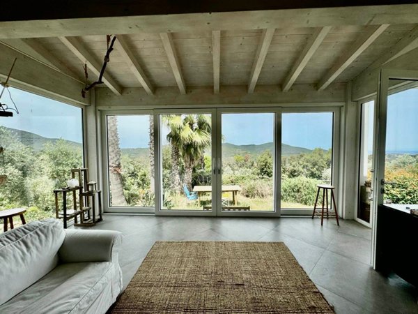 casa indipendente in vendita a Portoferraio