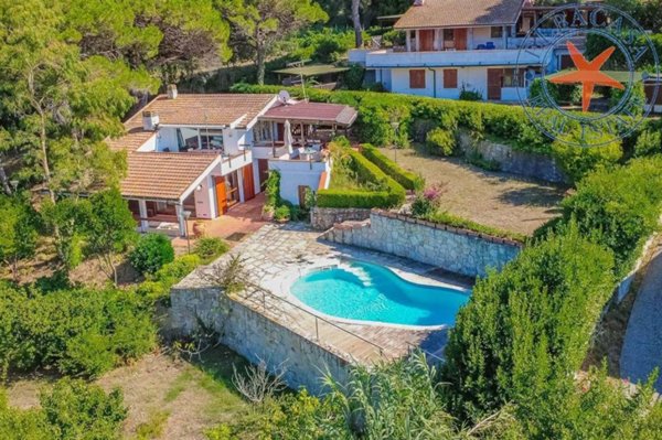 casa indipendente in vendita a Portoferraio in zona Viticcio