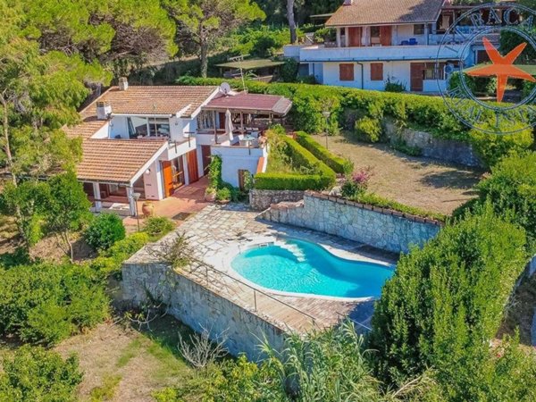 casa indipendente in vendita a Portoferraio in zona Viticcio