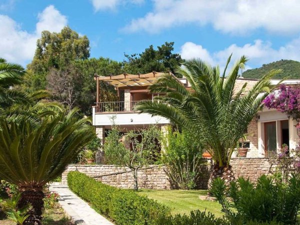 casa indipendente in vendita a Portoferraio