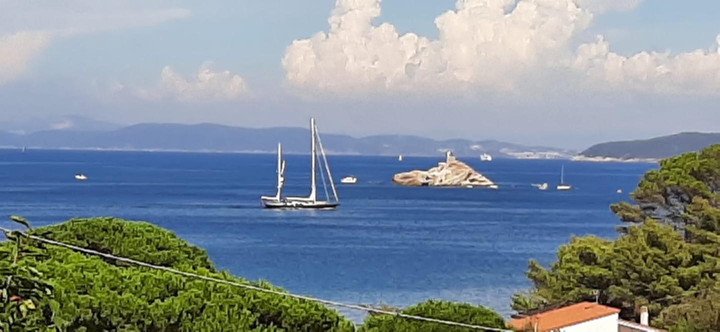 casa indipendente in vendita a Portoferraio