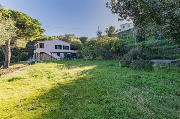casa indipendente in vendita a Portoferraio in zona Acquaviva