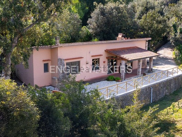 casa indipendente in vendita a Portoferraio