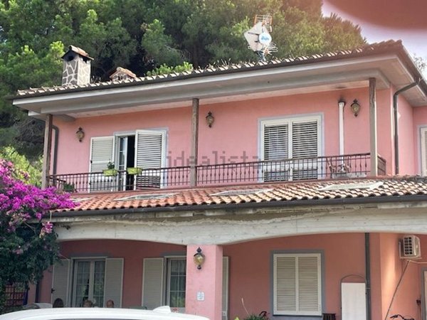 casa indipendente in vendita a Portoferraio