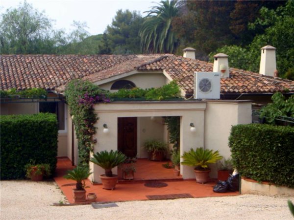 casa indipendente in vendita a Portoferraio