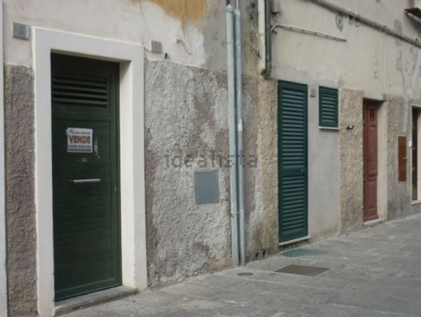 locale di sgombero in vendita a Portoferraio