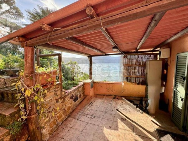 casa indipendente in vendita a Portoferraio in zona Biodola