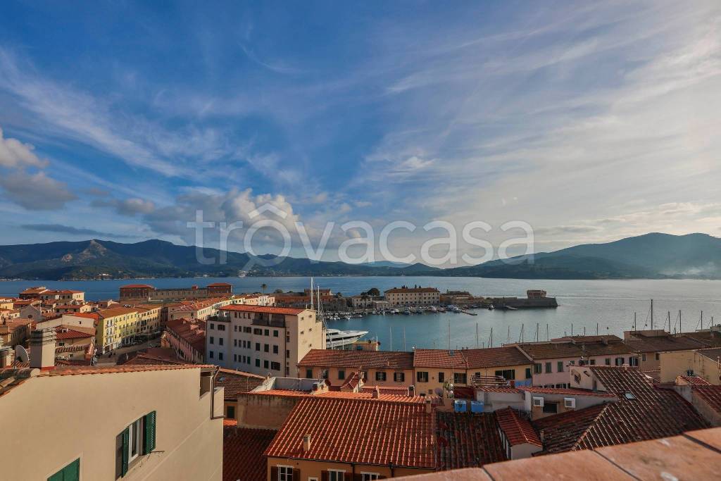 casa indipendente in vendita a Portoferraio