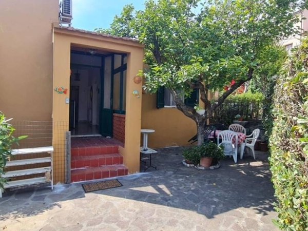 casa indipendente in vendita a Portoferraio