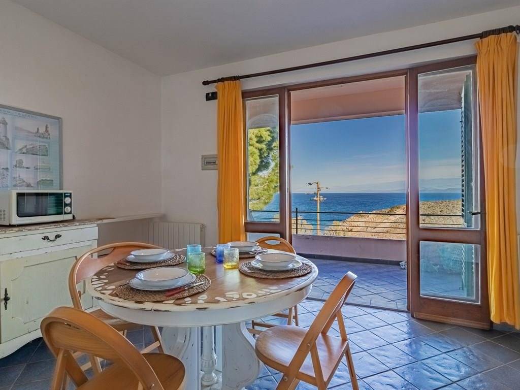 casa indipendente in vendita a Portoferraio