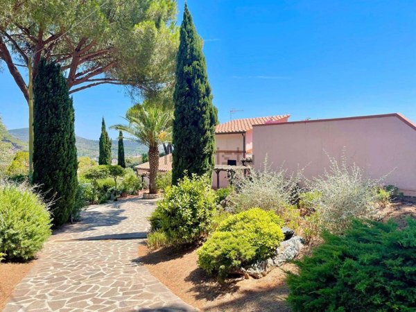 casa indipendente in vendita a Portoferraio