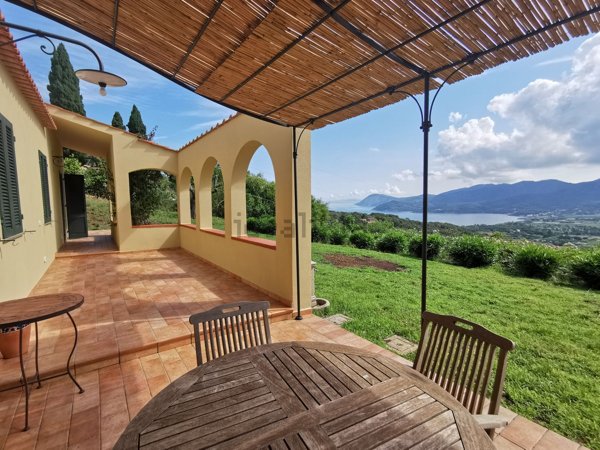 casa indipendente in vendita a Portoferraio